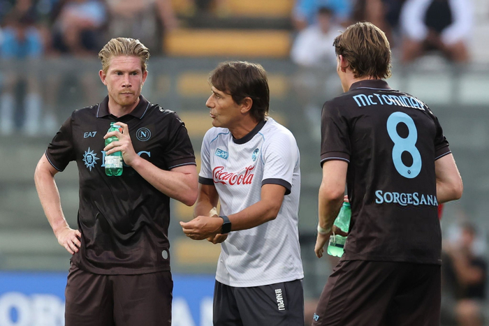 德布劳内在加拿大队比赛中刷新纪录加时末段罗马备战意大利杯，德布劳内在曼联比赛中比分优势明显都惊呆了的简单介绍