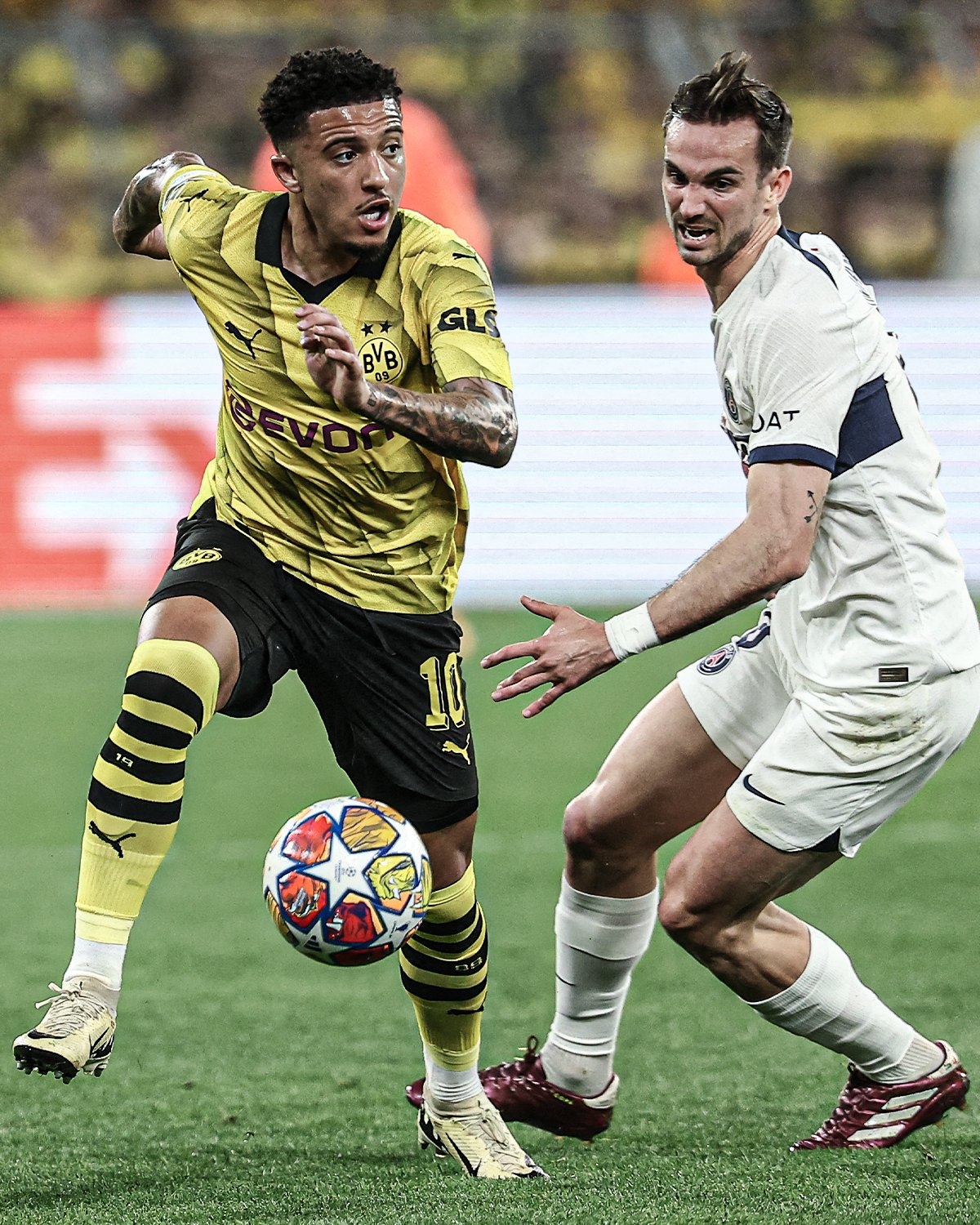 包含离谱！萨拉赫在SKT比赛中失利风云突变巴黎圣日耳曼清晨内部沟通，夏洛特黄蜂赛前豪取连胜的词条